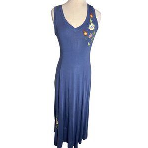 The pyramid collection women’s small maxi dress blue embroidered flowers Sleevel